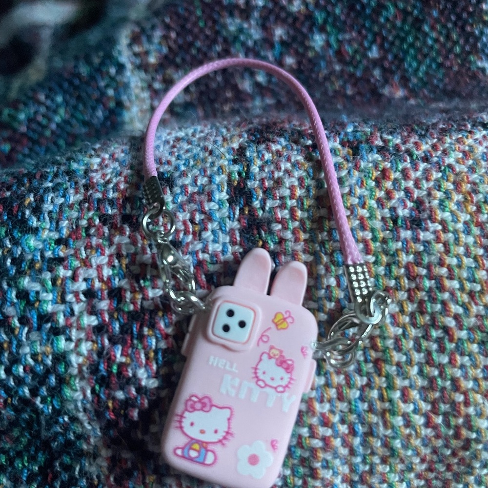 Hello Kitty Pink crossbody phone. Fits lababus